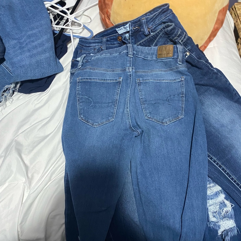 selling my American eagle jeans!